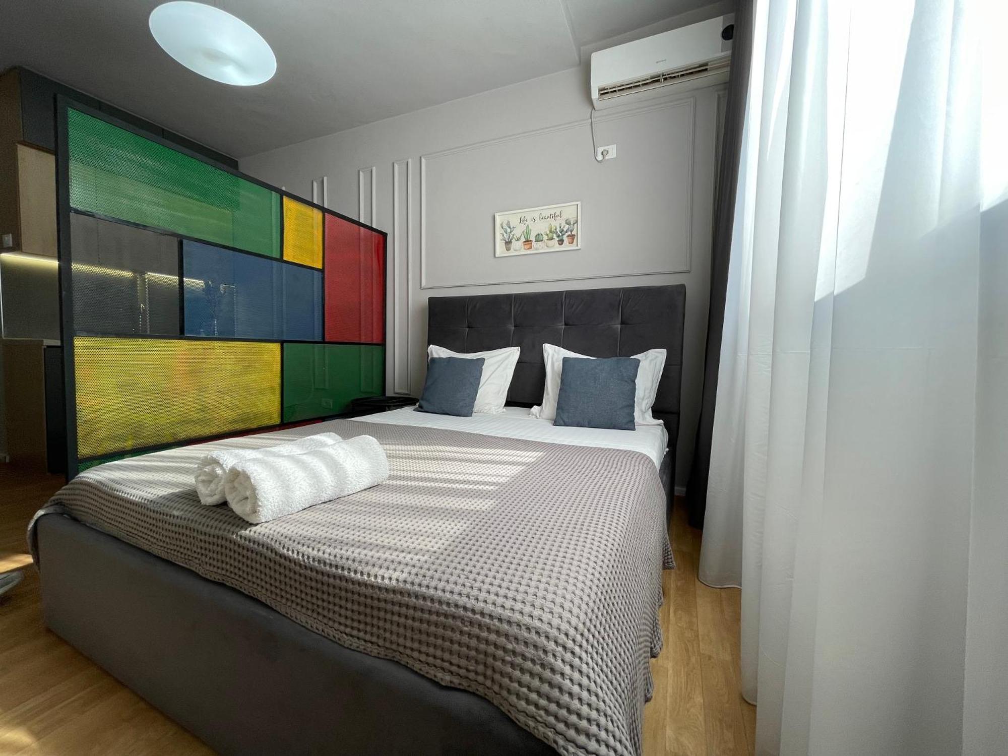 Myslym Shyri'S Apartments Tirana Exterior foto